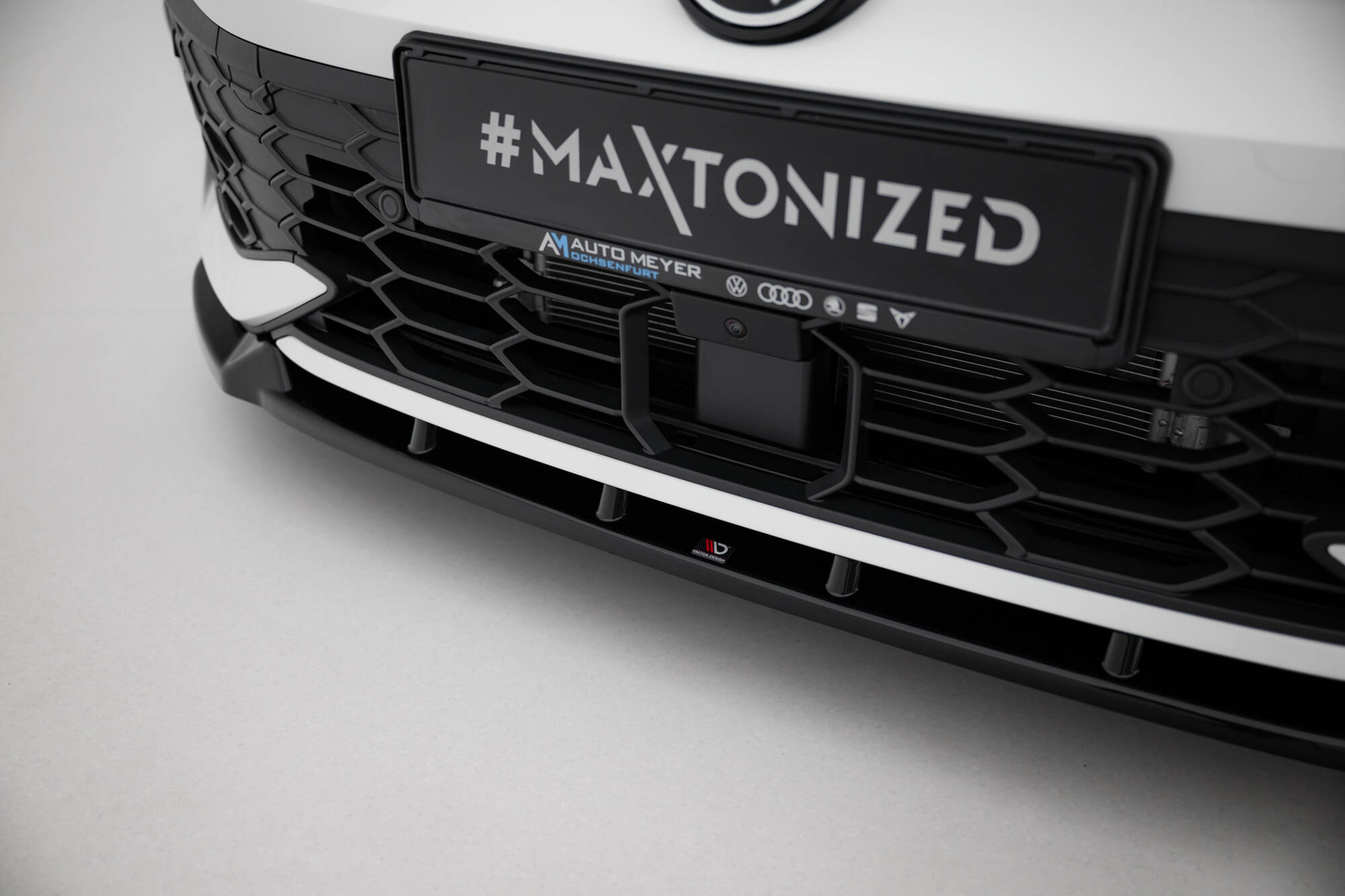 Frontspoiler VW Golf (R-Line/GTE/GTI) VIII Facelift 2024 -> | Sport Glossy Black Edition V2 – bilde 3
