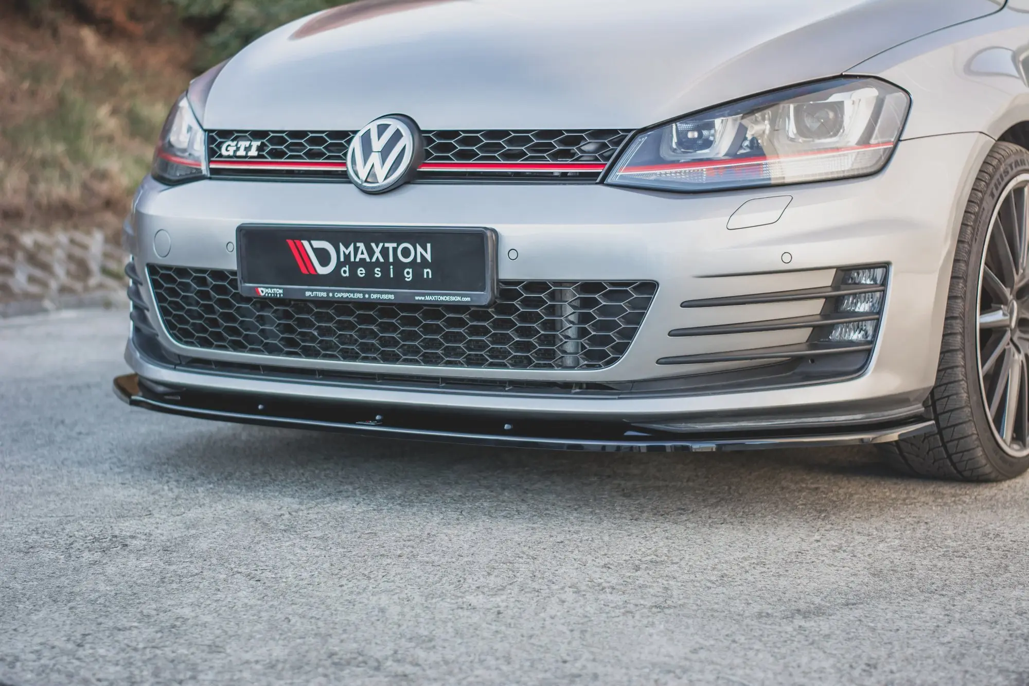 Frontspoiler VW Golf VII GTI 2013-2016 | V.1 Glossy Black Edition – bilde 2