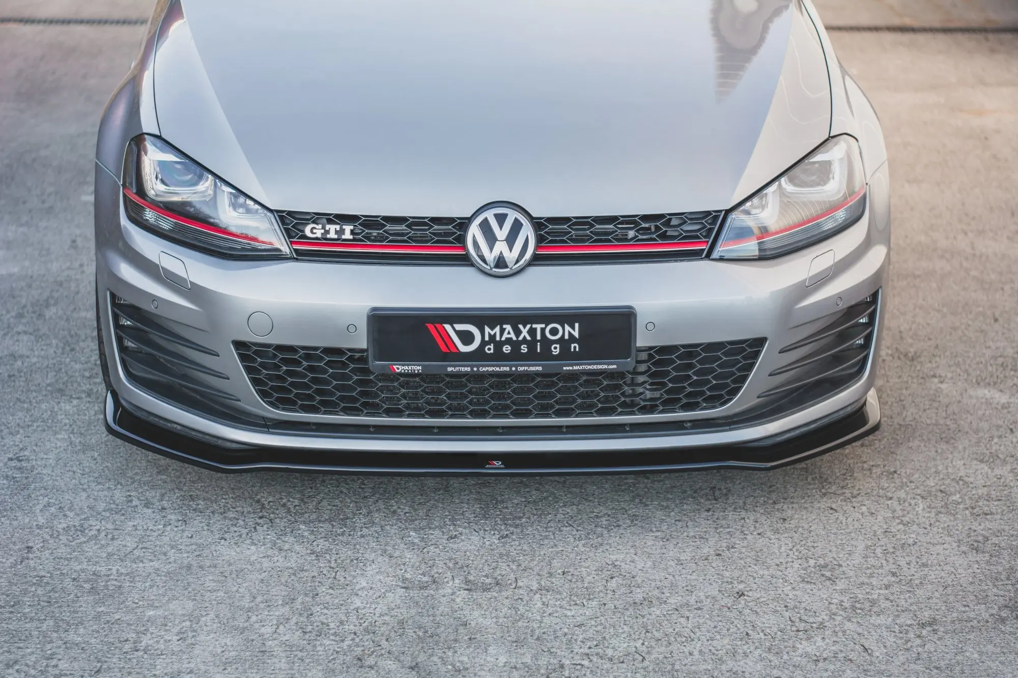 Frontspoiler VW Golf VII GTI 2013-2016 | V.2 Glossy Black Edition – bilde 4