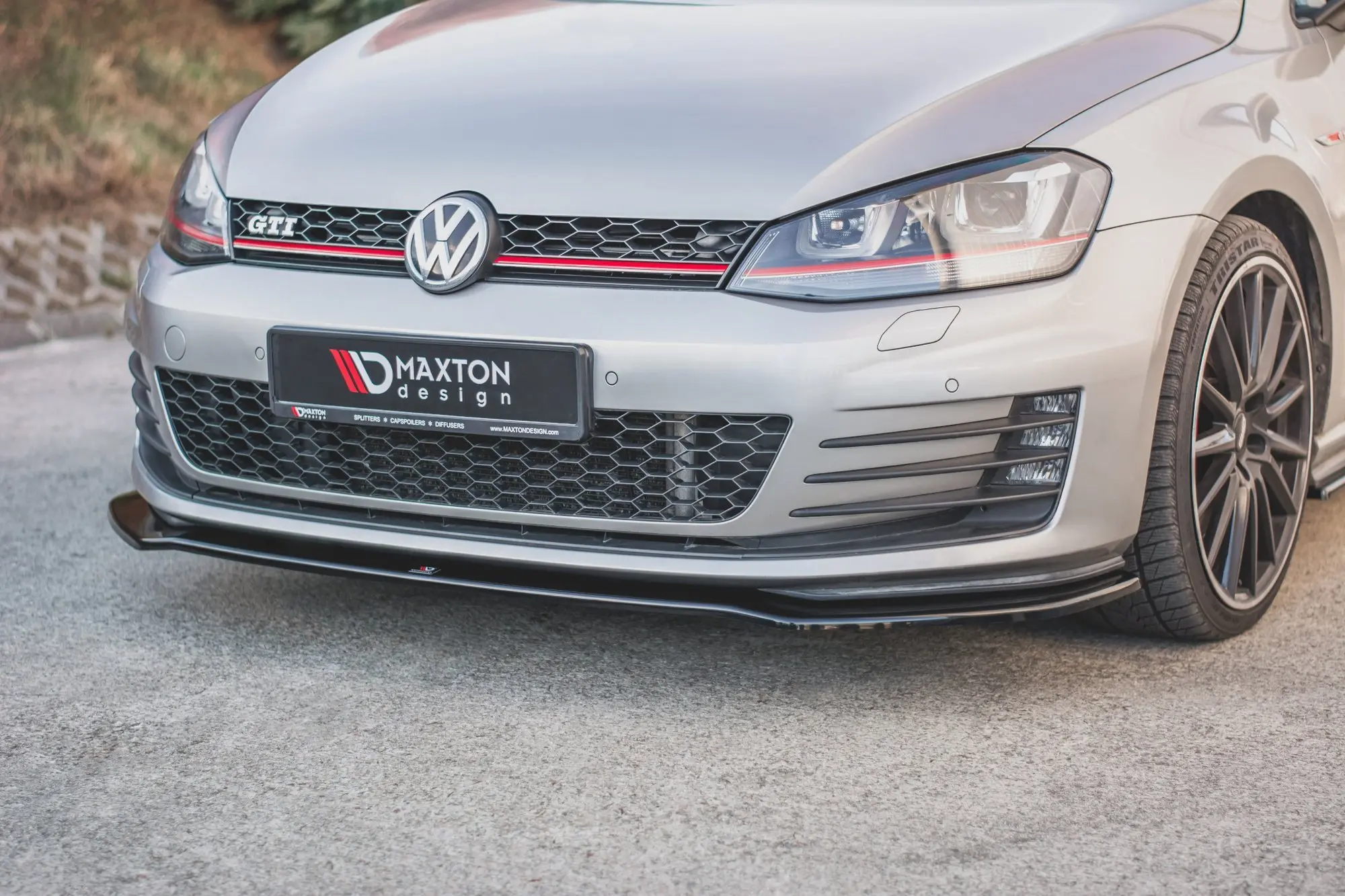 Frontspoiler VW Golf VII GTI 2013-2016 | V.2 Glossy Black Edition – bilde 5