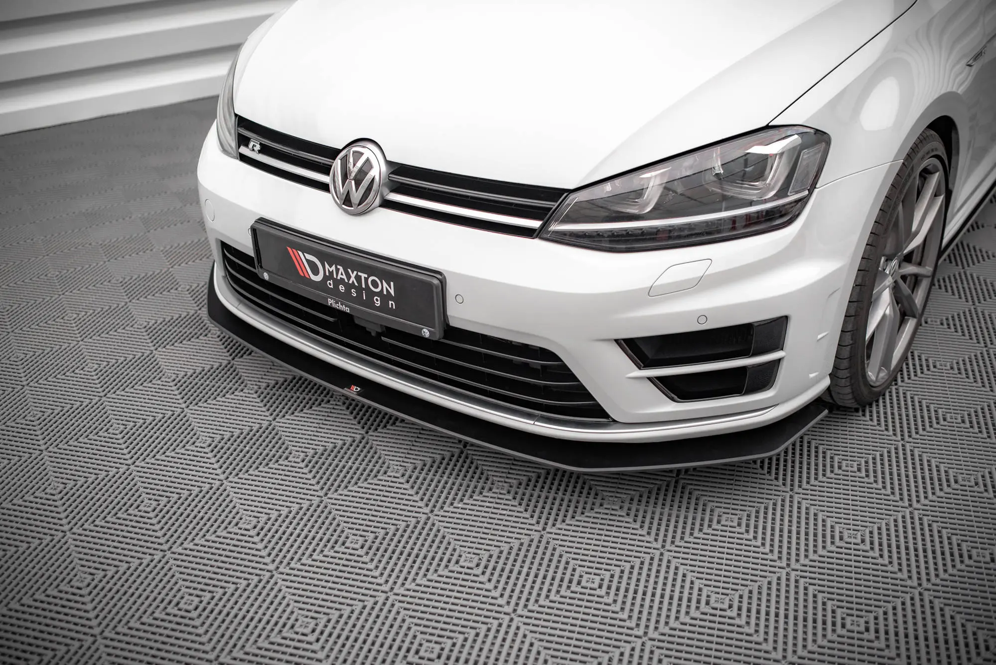 Frontspoiler VW Golf VII R 2013-2016 | V.2 Street Pro Black Edition
