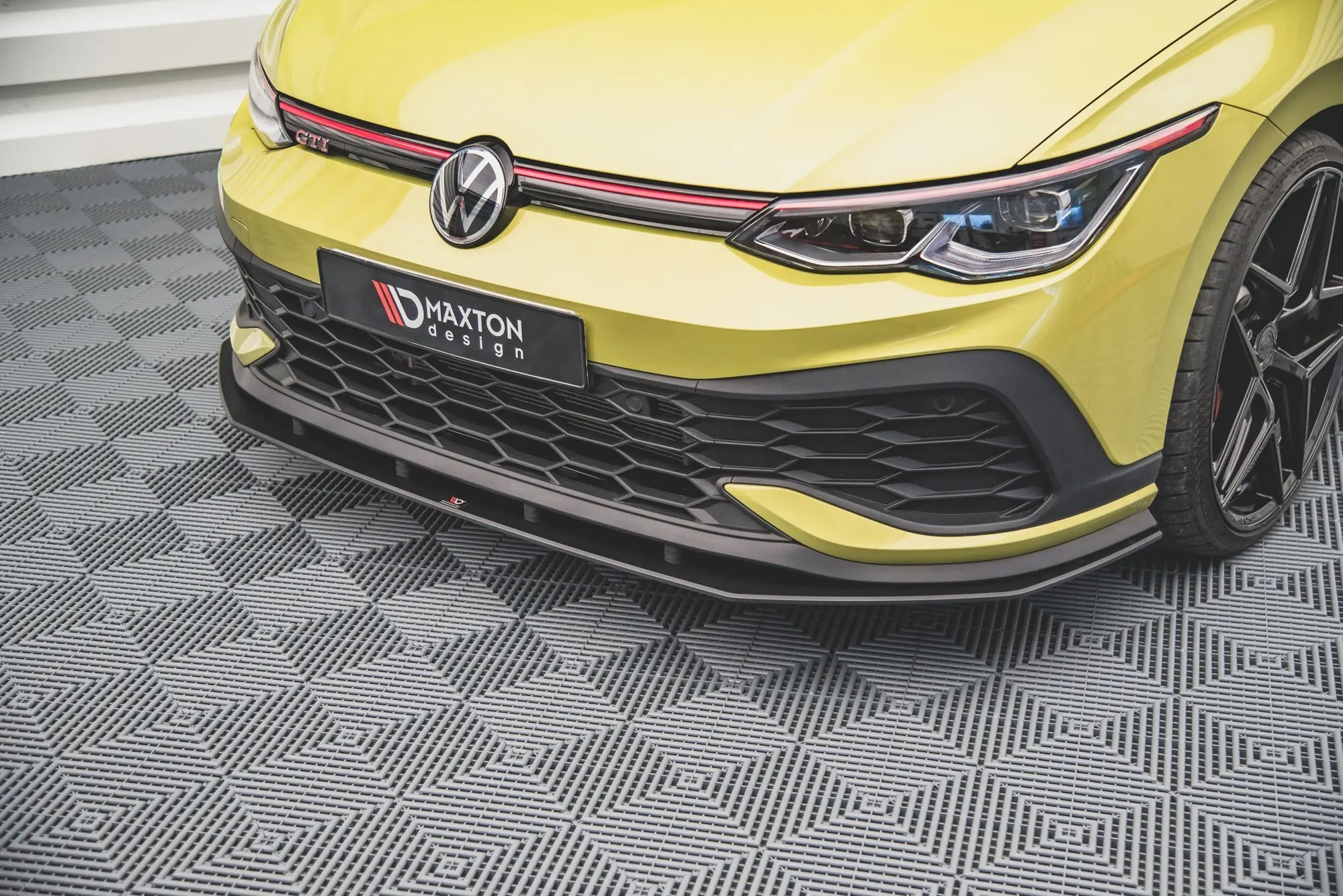 Frontspoiler VW Golf VIII GTI Clubsport 2020-> | Street Pro Black Edition – bilde 3