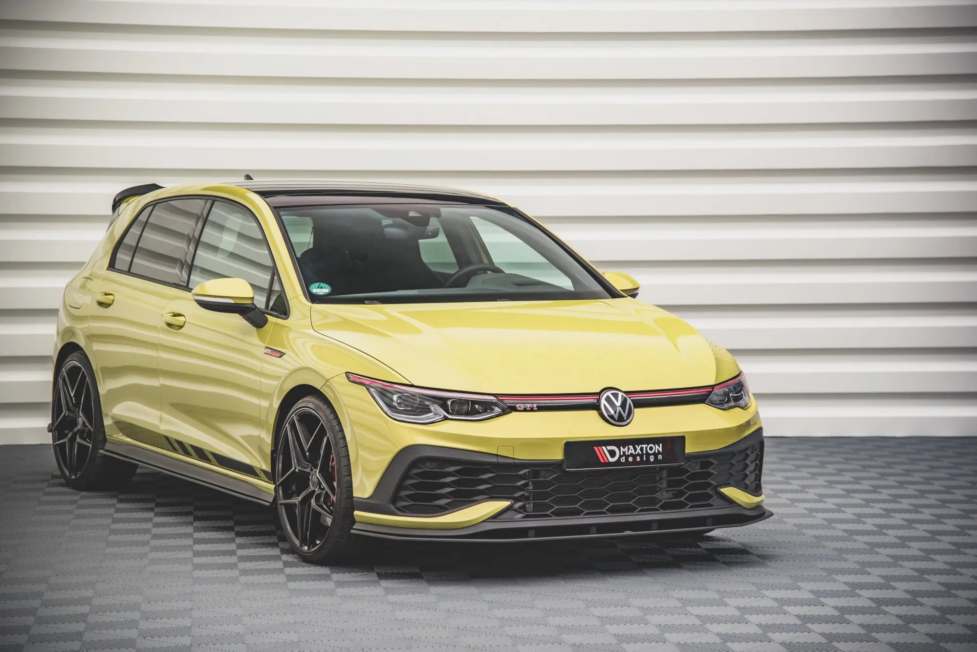 Frontspoiler VW Golf VIII GTI Clubsport 2020-> | Street Pro Black Edition – bilde 3