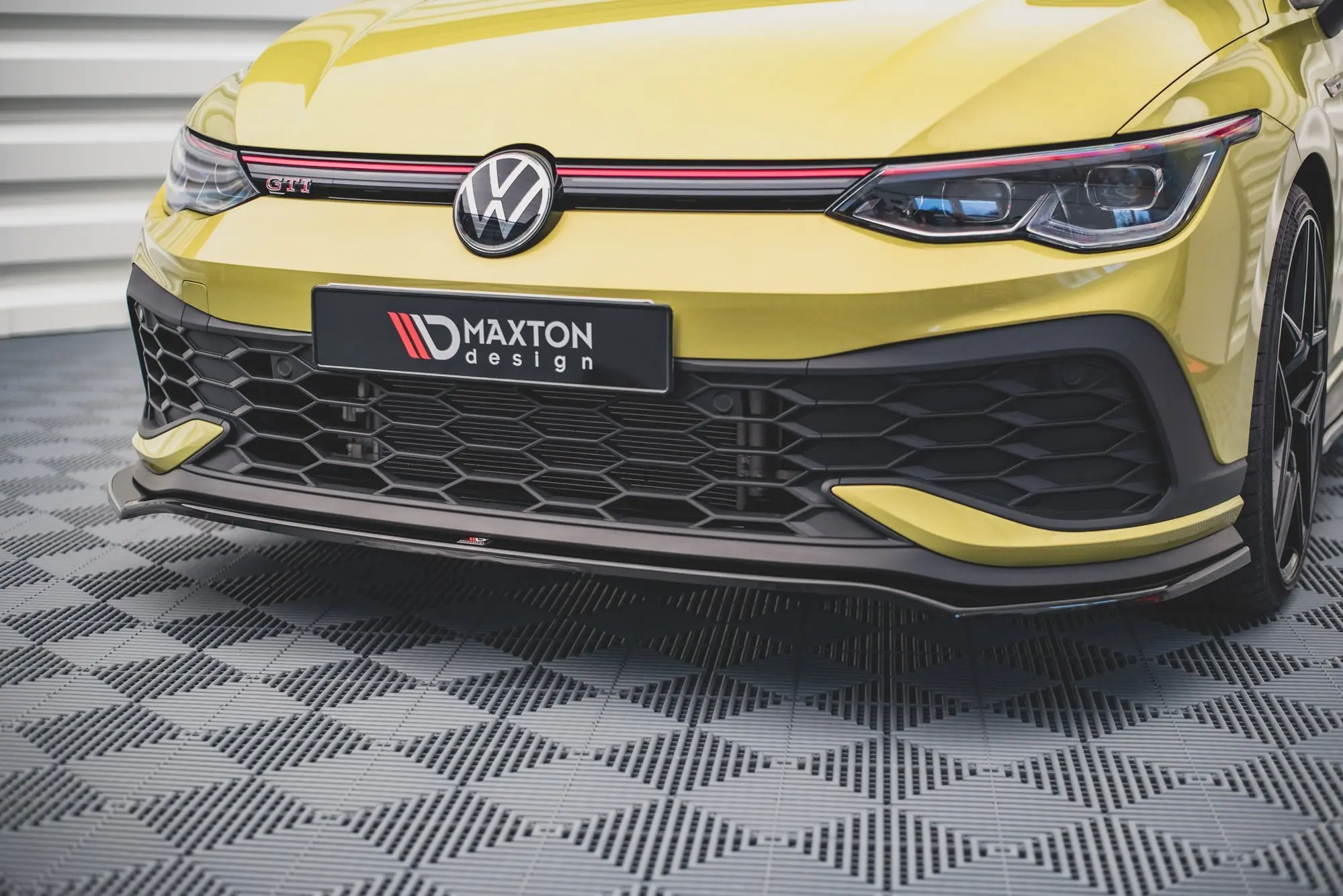 Frontspoiler VW Golf VIII GTI Clubsport 2020-> | V.3 Glossy Black Edition – bilde 2