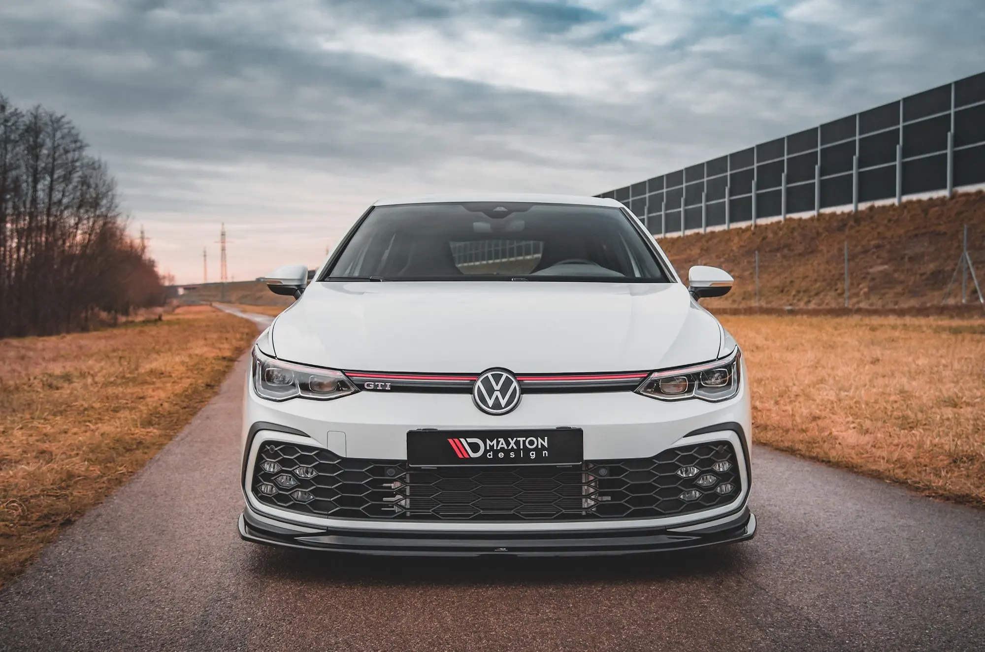 Frontspoiler VW Golf VIII GTI / R-Line 2020-> | V.5 Glossy Black Edition – bilde 2