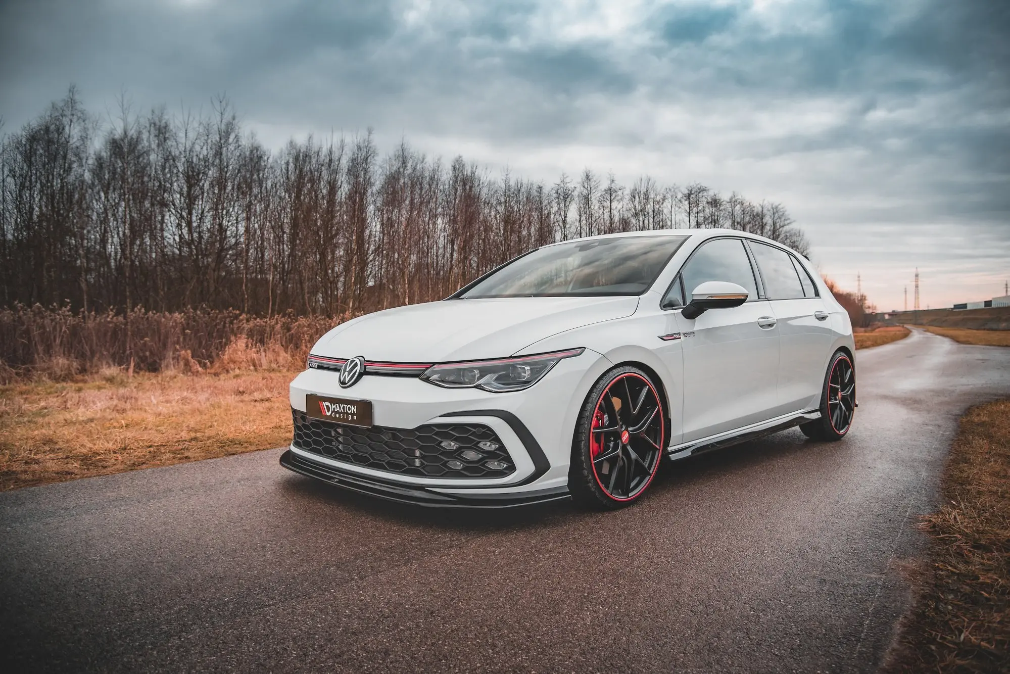 Frontspoiler VW Golf VIII GTI / R-Line 2020-> | V.5 Glossy Black Edition – bilde 6