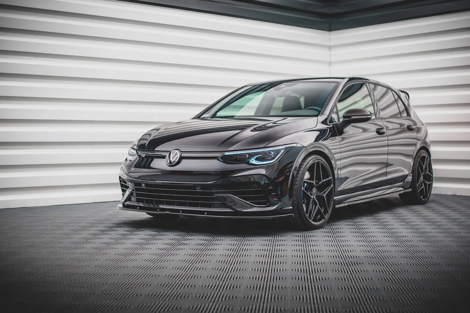 Frontspoiler VW Golf VIII R 2020-> | V.1 Glossy Black Edition – bilde 5