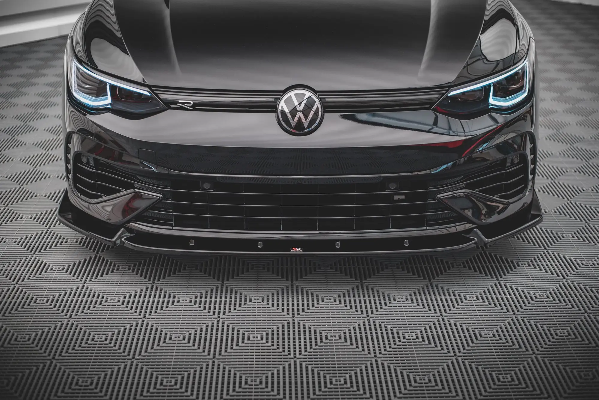 Frontspoiler VW Golf VIII R 2020-> | V.2 Glossy Black Edition – bilde 3