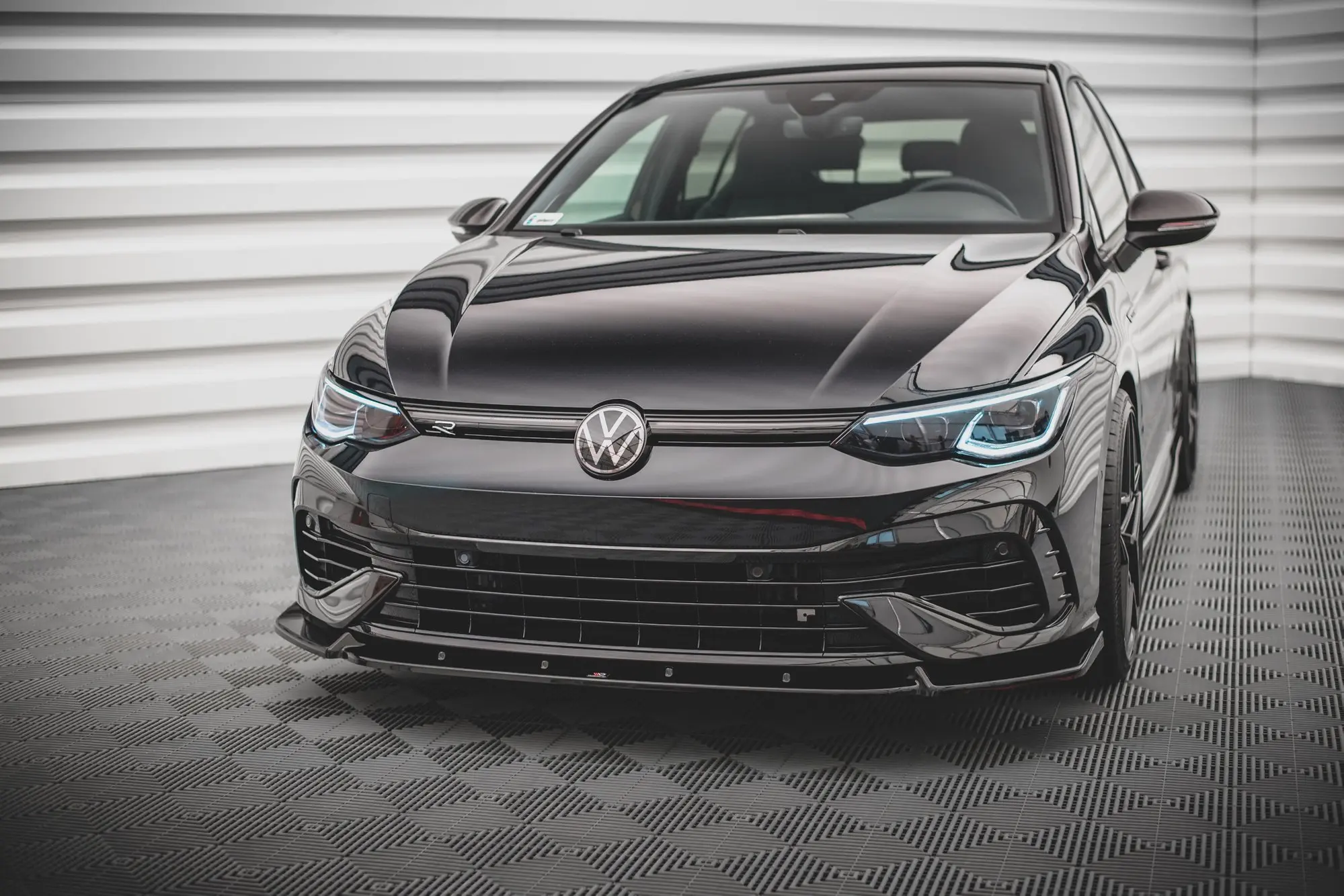 Frontspoiler VW Golf VIII R 2020-> | V.2 Glossy Black Edition – bilde 4