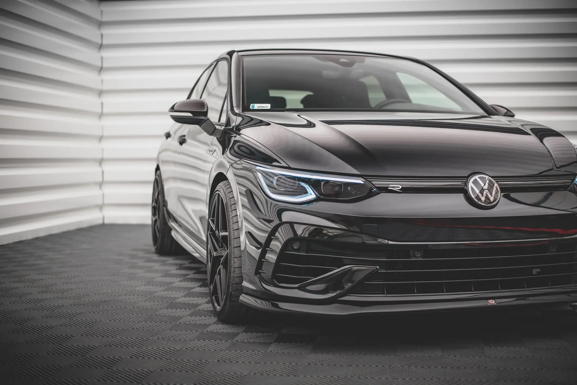 Frontspoiler VW Golf VIII R 2020-> | V.5 Glossy Black Edition