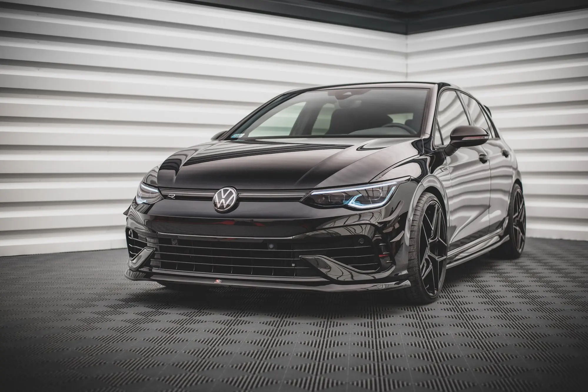 Frontspoiler VW Golf VIII R 2020-> | V.5 Glossy Black Edition – bilde 4