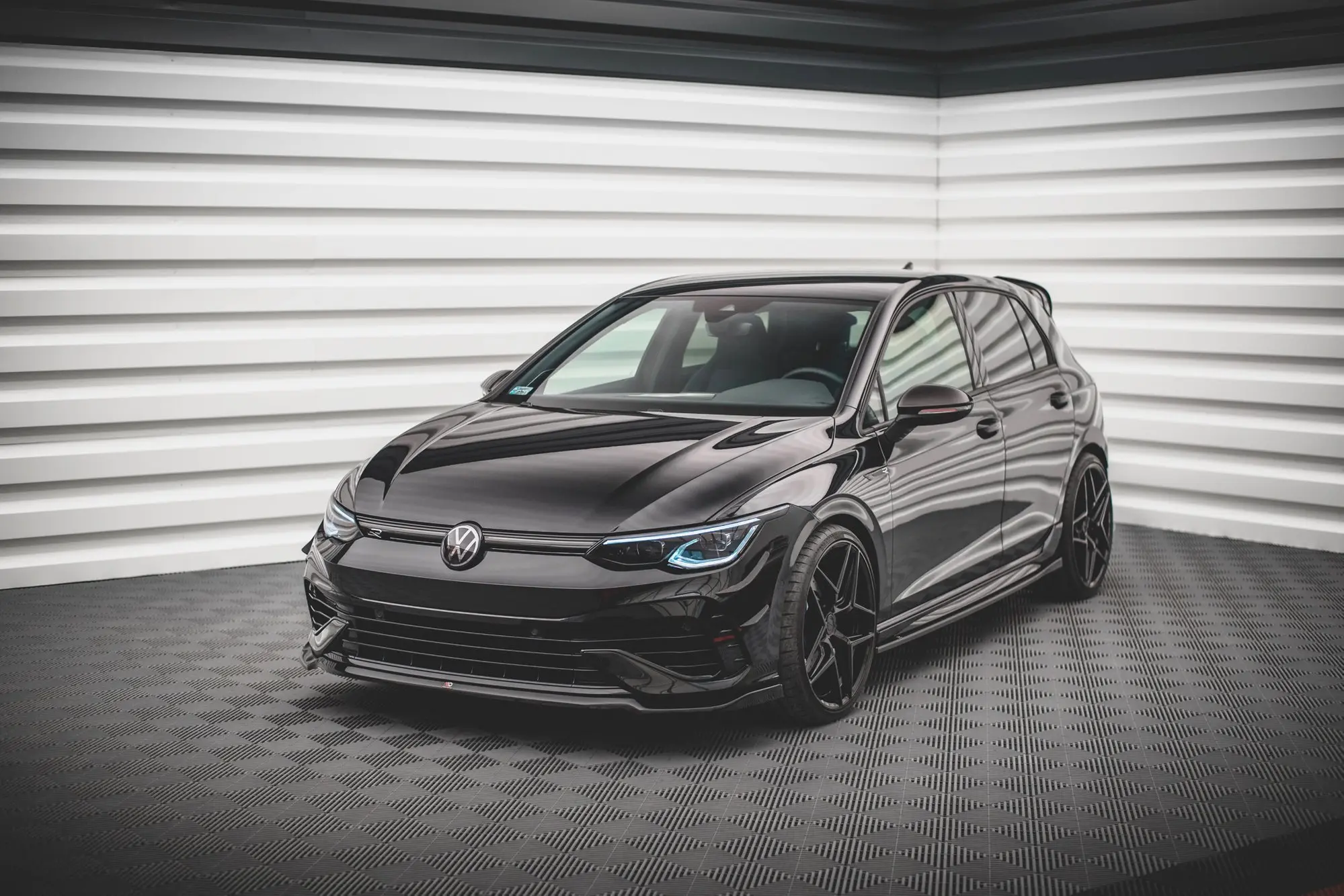 Frontspoiler VW Golf VIII R 2020-> | V.6 Glossy Black Edition – bilde 4