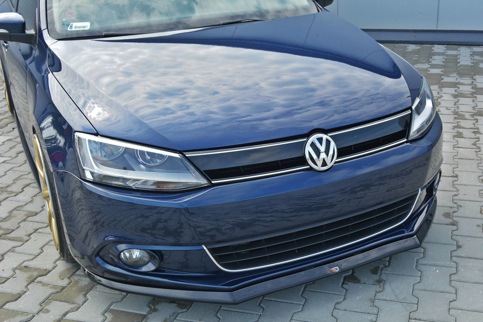 Frontspoiler VW Jetta VI Pre-facelift 2011 – 2014 | Sport Glossy Black Edition V2 – bilde 3