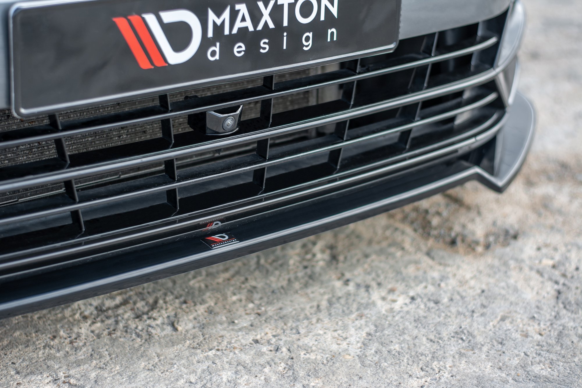 Frontspoiler VW Passat B8 R-Line 2015 - 2019 | V.2 Glossy Black Edition – bilde 2