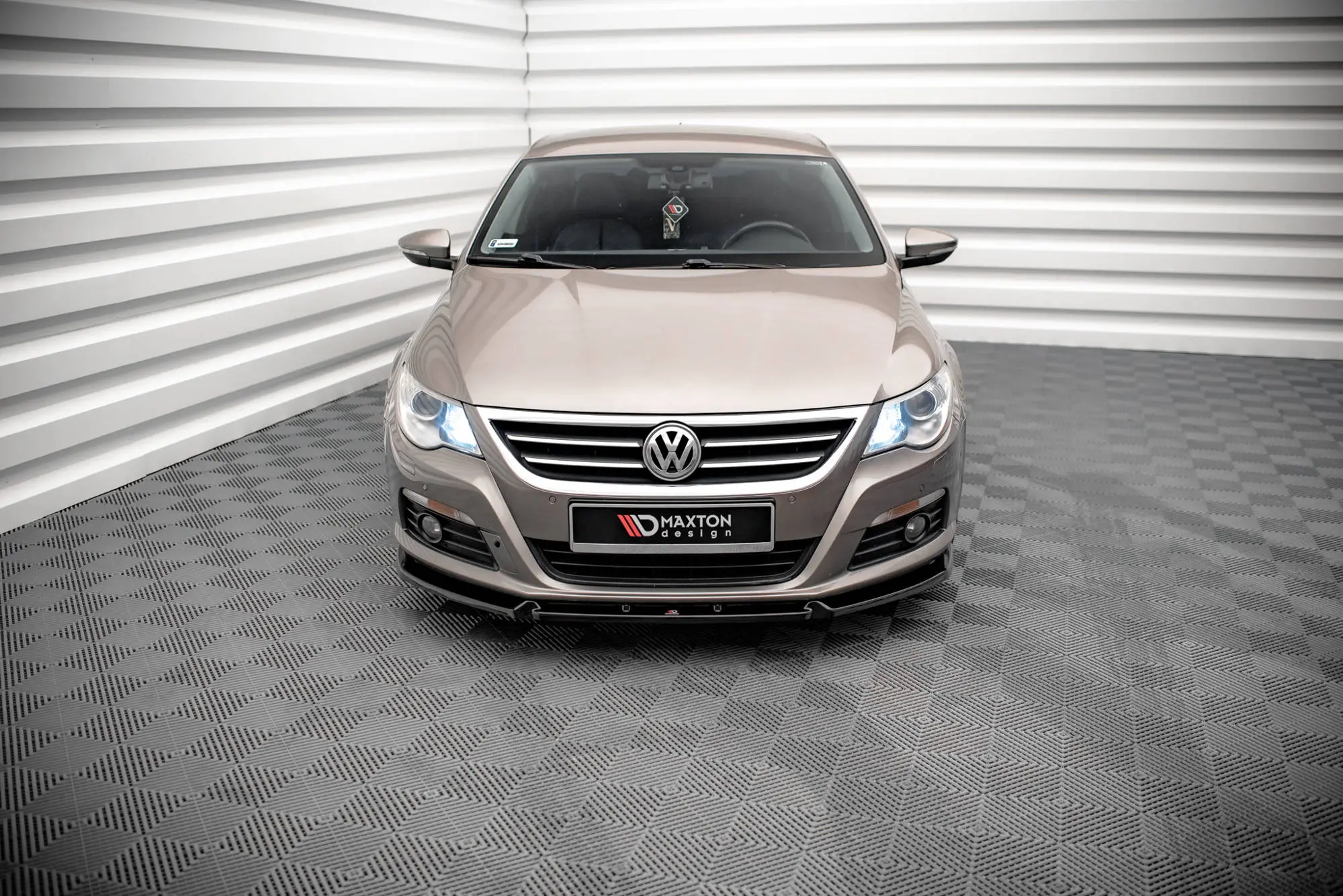Frontspoiler VW Passat CC R-Line 2008-2012 | V.3 Glossy Black Edition – bilde 2