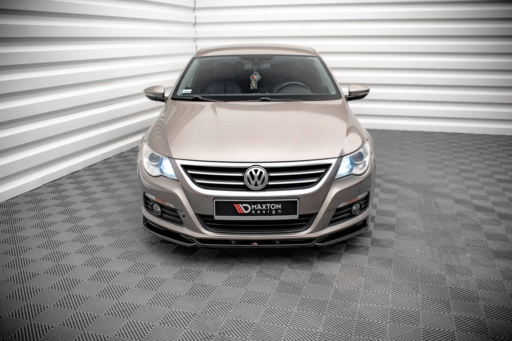 Frontspoiler VW Passat CC R-Line 2008-2012 | V.4 Glossy Black Edition – bilde 2