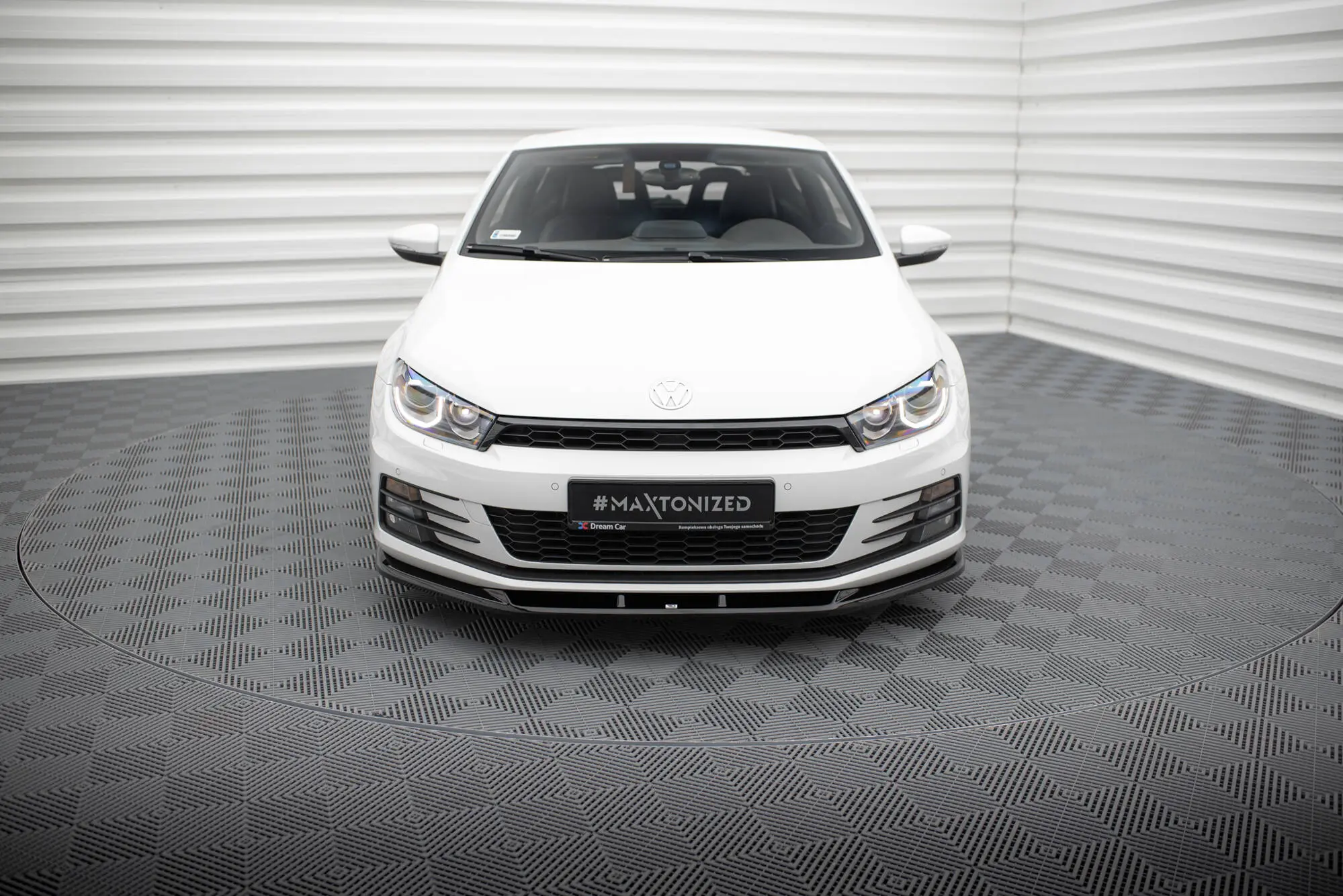 Frontspoiler VW Scirocco Mk3 facelift 2014 - 2017 | V.1 Glossy Black Edition – bilde 3