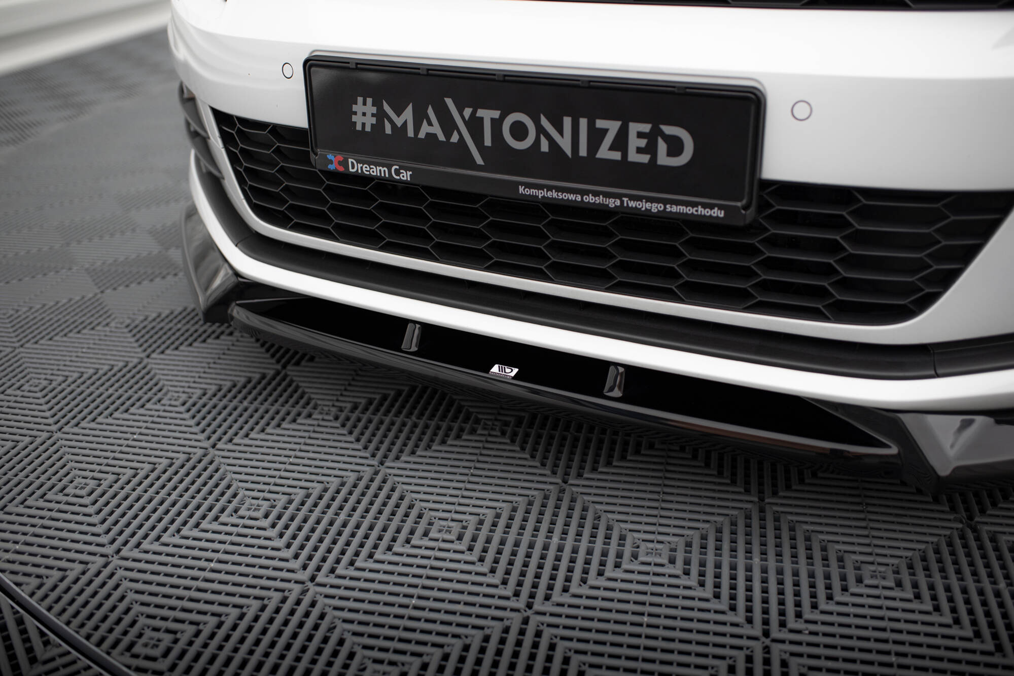 Frontspoiler VW Scirocco Mk3 facelift 2014 - 2017 | V.2 Glossy Black Edition