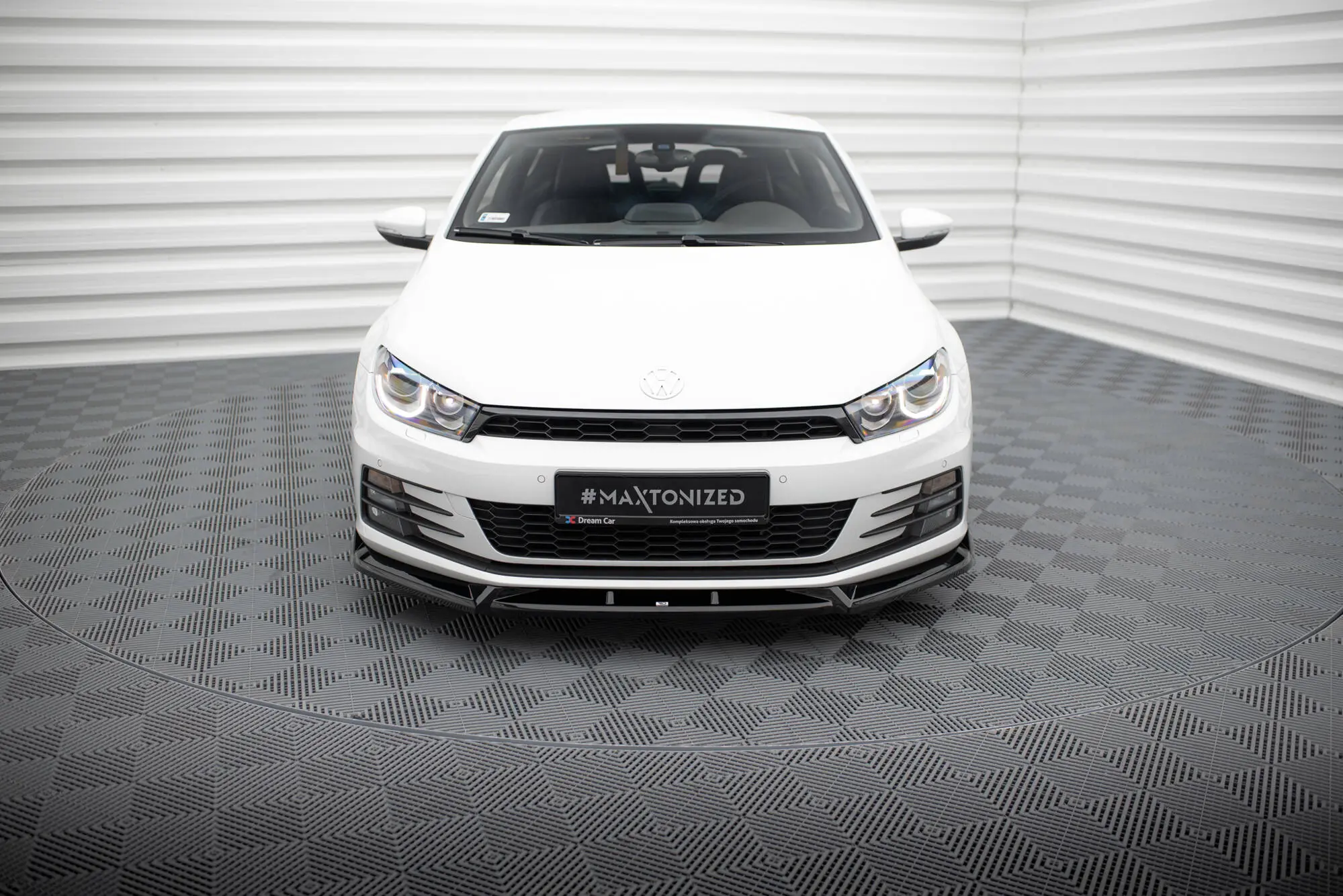 Frontspoiler VW Scirocco Mk3 facelift 2014 - 2017 | V.2 Glossy Black Edition – bilde 4