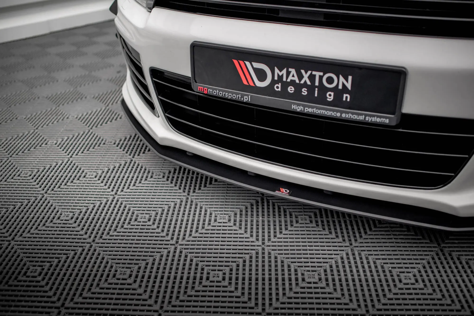 Frontspoiler VW Scirocco R mk3 2008 - 2014 | Street Pro Black Edition