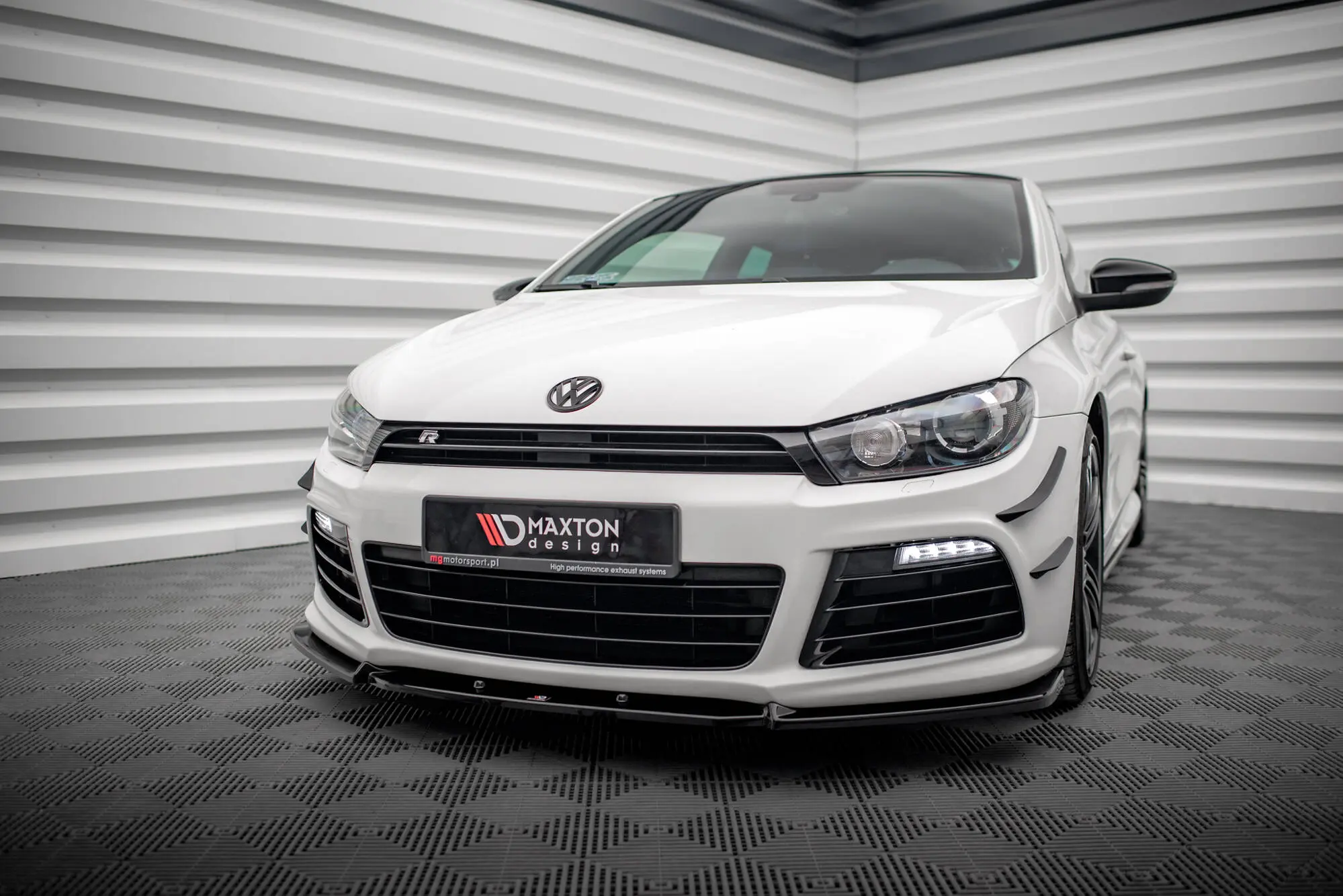 Frontspoiler VW Scirocco R mk3 2008 - 2014 | V.3 Glossy Black Edition – bilde 4