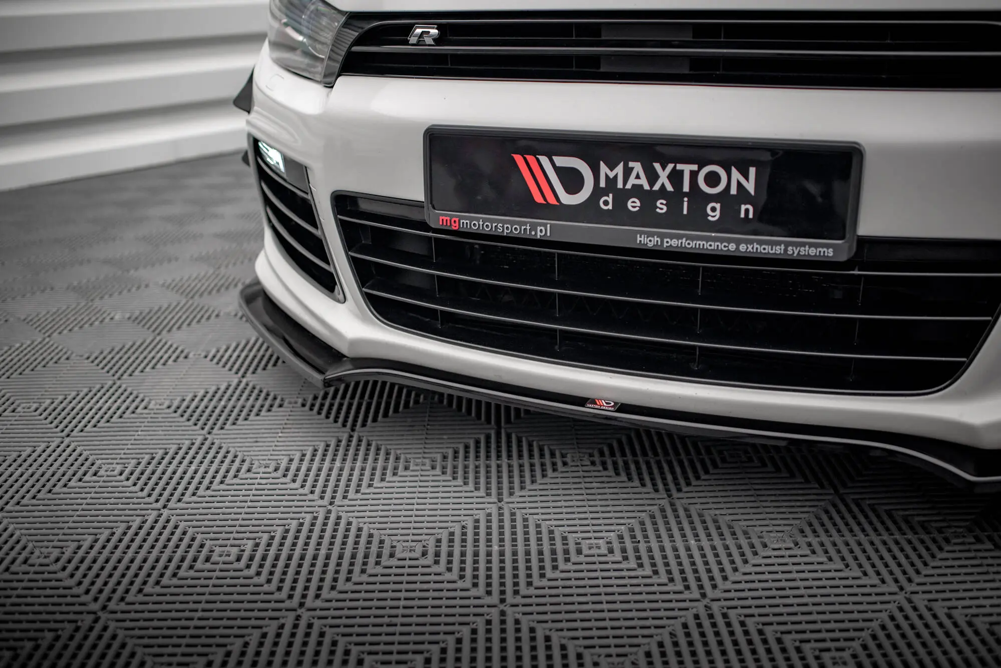 Frontspoiler VW Scirocco R mk3 2008 - 2014 | V.4 Glossy Black Edition – bilde 2