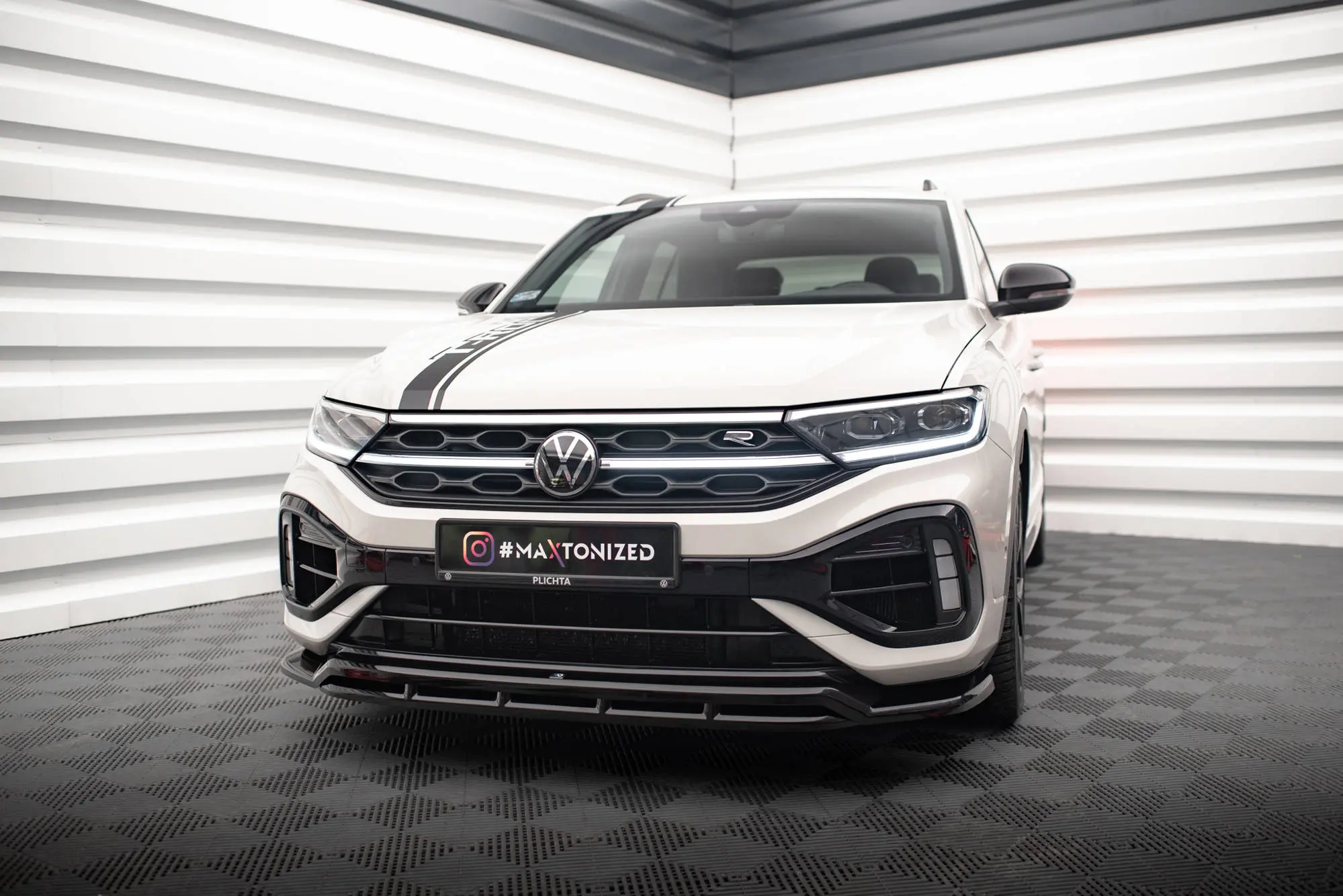 Frontspoiler VW T-Roc Facelift 2021 - 2025 | V.1 Glossy Black Edition – bilde 4