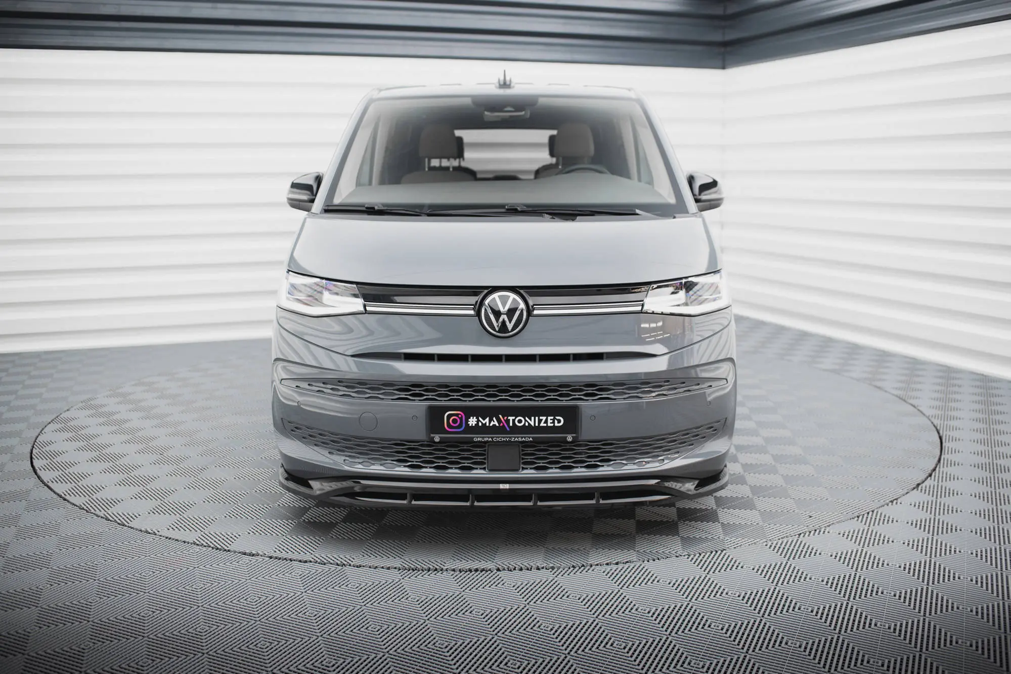 Frontspoiler VW T7 Multivan 2021 - > | V.1 Glossy Black Edition – bilde 4