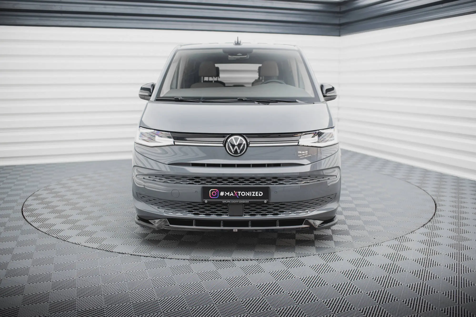 Frontspoiler VW T7 Multivan 2021 - > | V.2 Glossy Black Edition – bilde 4