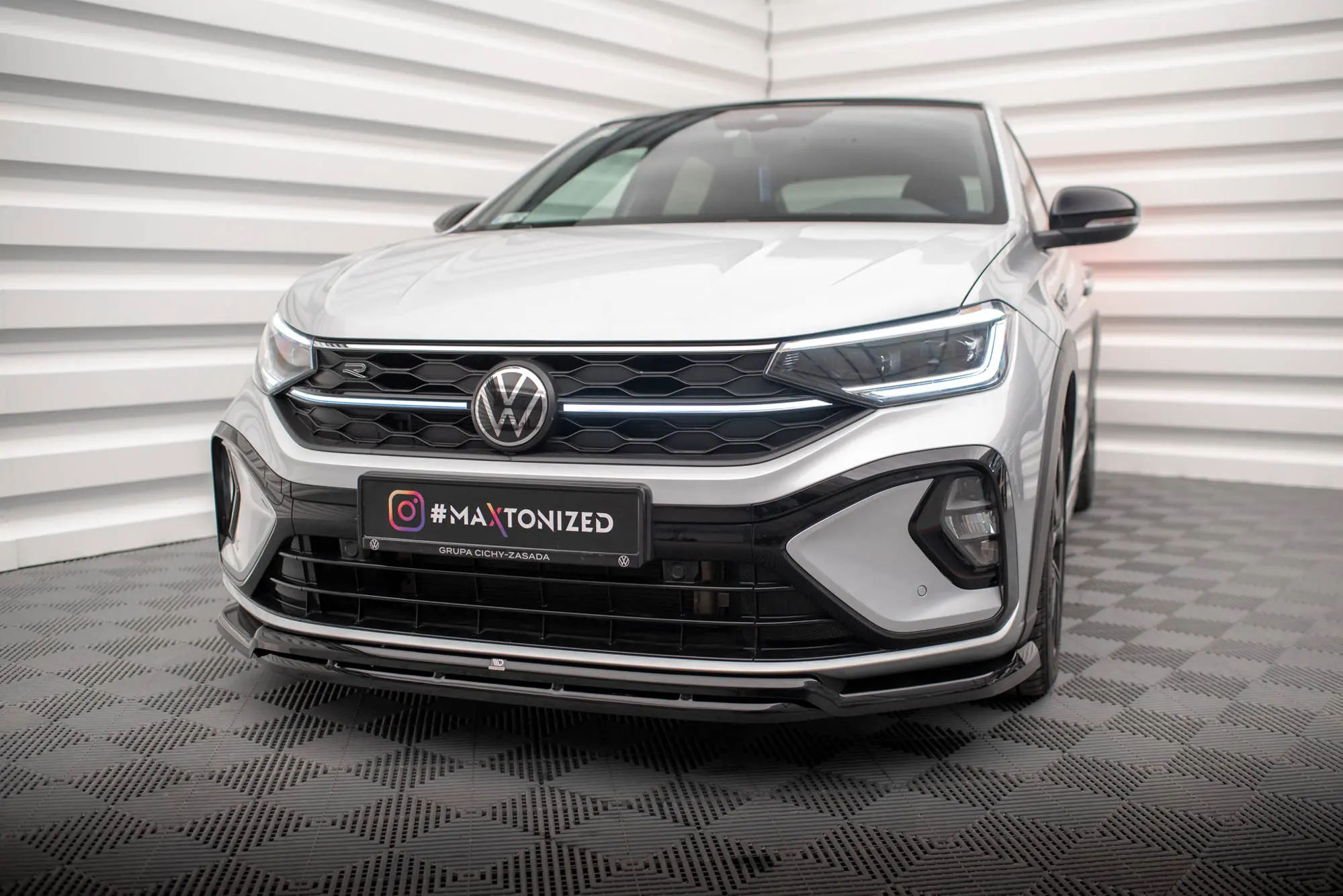 Frontspoiler VW Taigo R-Line 2021-> | Glossy Black Edition