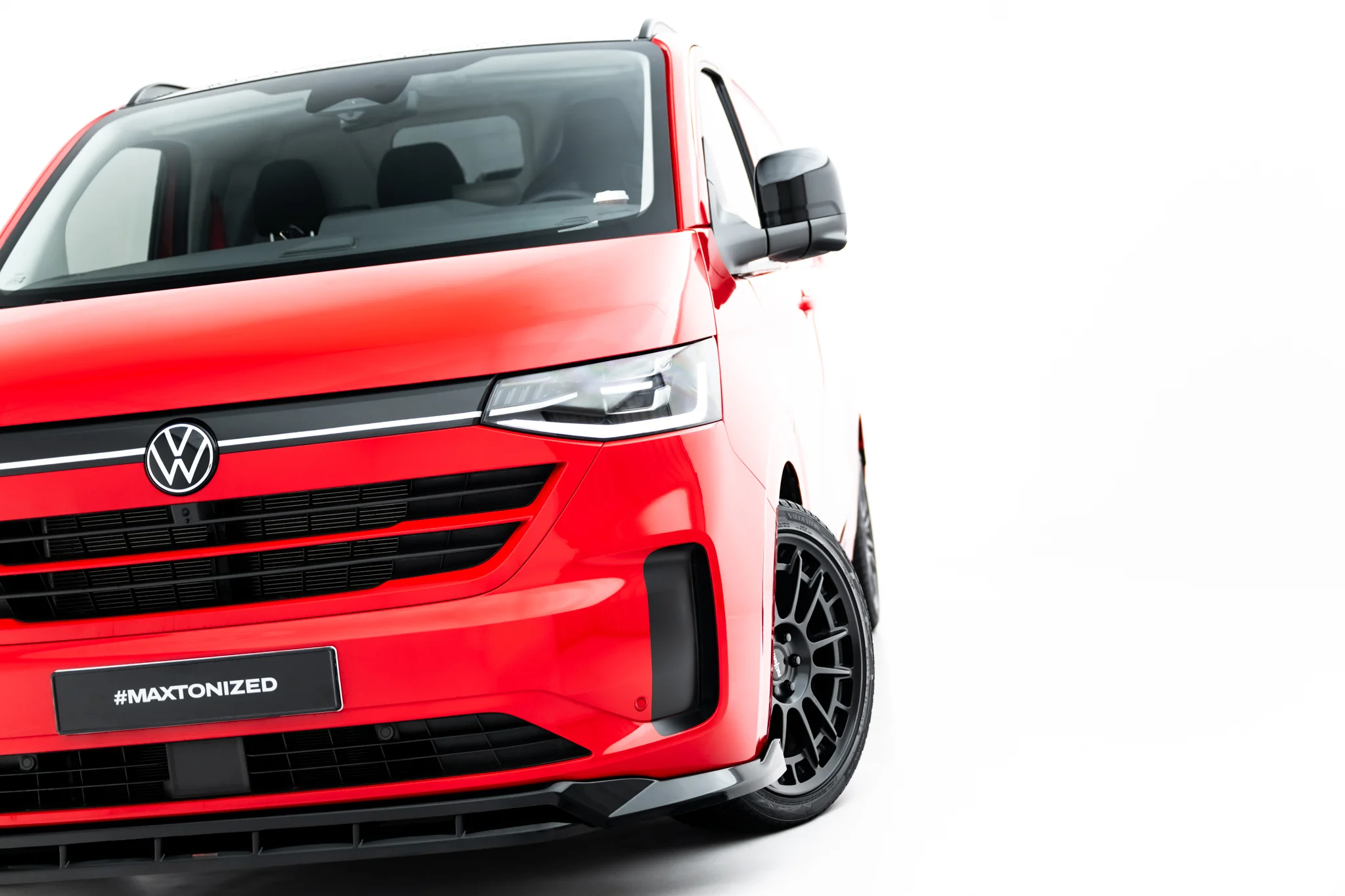 Frontspoiler VW Transporter T7 2024 -> | Sport Glossy Black Edition V2 – bilde 3