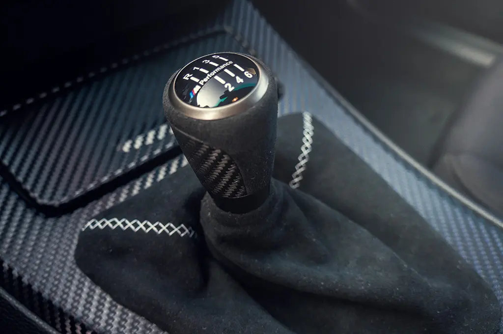 Girspakknott BMW Carbon Fiber Alcantara │ BMW M Performance Short Shift Gear Knob Image 3