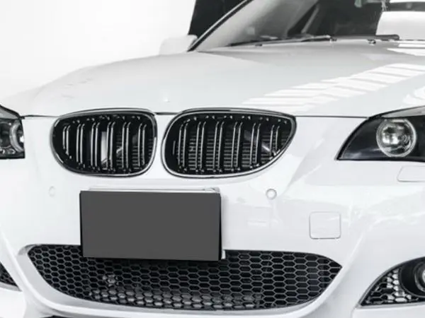 Grill BMW 5 (E60/E61) 2003 - 2010 │ GLOSSY BLACK DOUBLE BAR SPORT LOOK Image 4