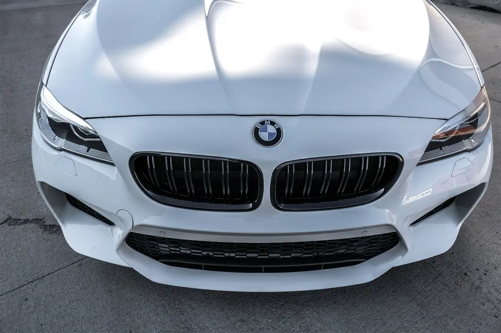 Grill BMW 5 (F10/F11) 2010 - 2017 | GLOSSY BLACK SPORT LOOK Image 2