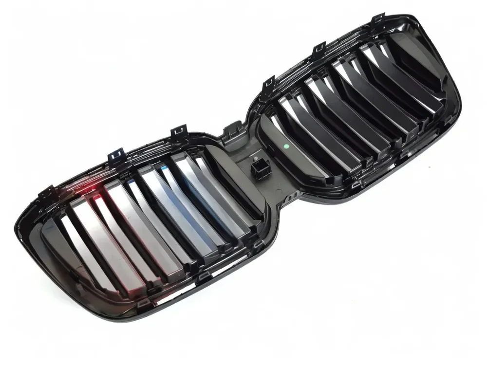 Grill BMW X3 (G01 LCI) 2021–2025 / X4 (G02 LCI) 2021 – 2025 │ Sportsgrill M Performance-stil - svart høyglans tri-colour double bar – bilde 4