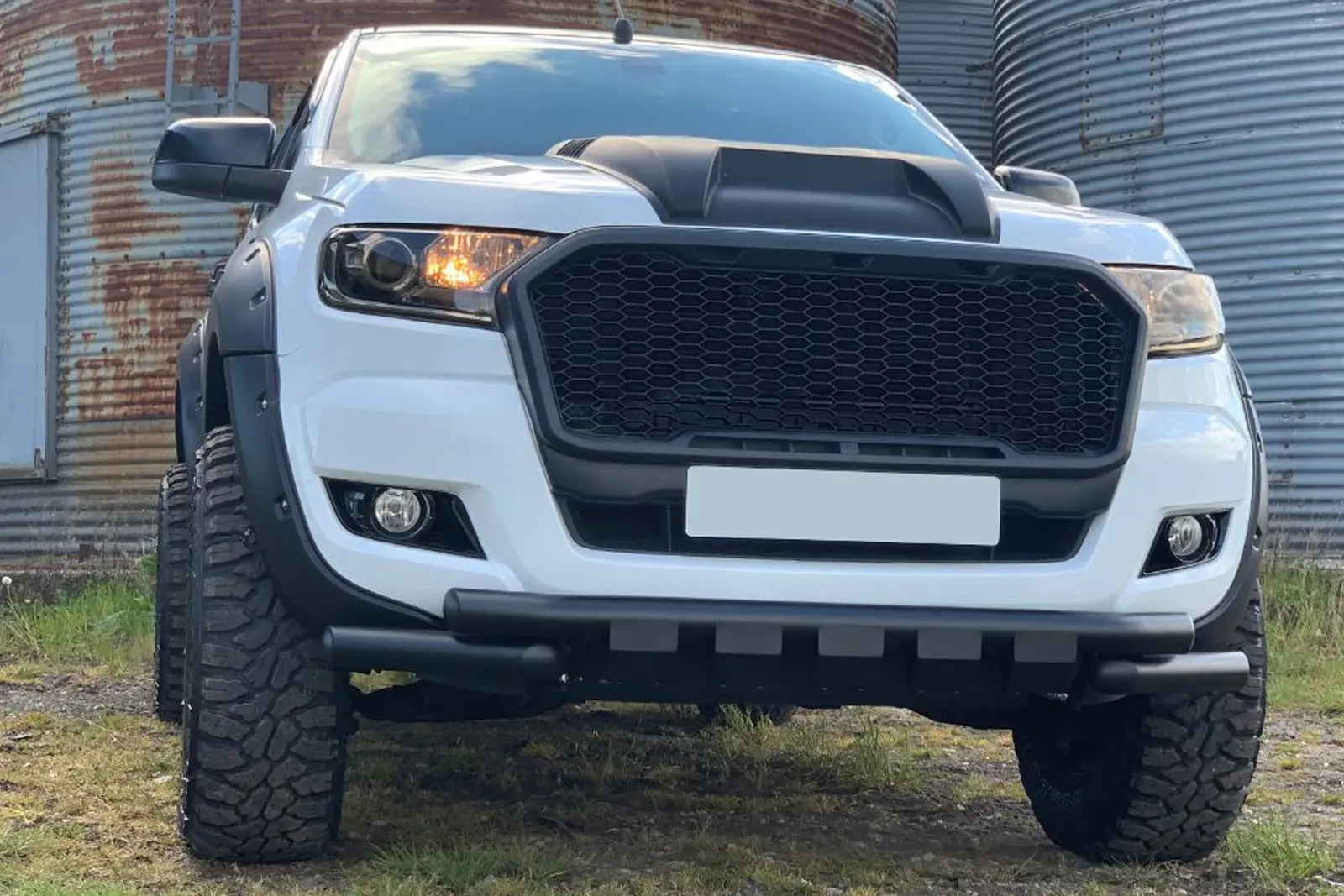 Grill Ford Ranger 2016 - 2019 │ Titanium Black Edition med LED Image 1