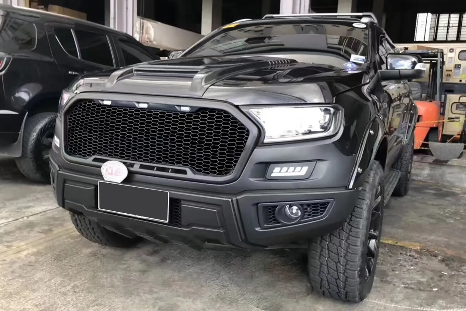 Grill Ford Ranger 2016 - 2019 │ Titanium Black Edition med LED Image 2
