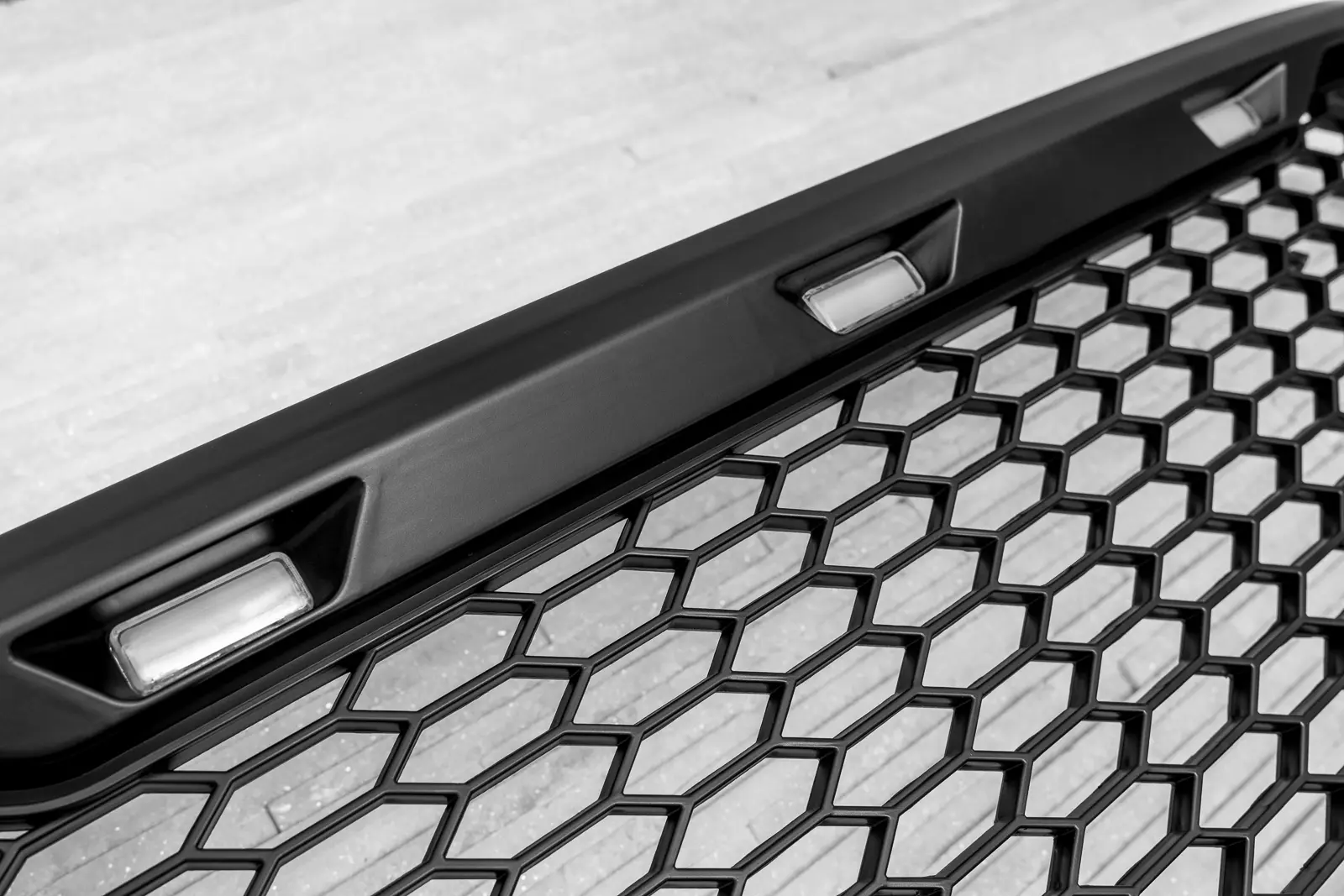 Grill Ford Ranger 2016 - 2019 │ Titanium Black Edition med LED Image 6
