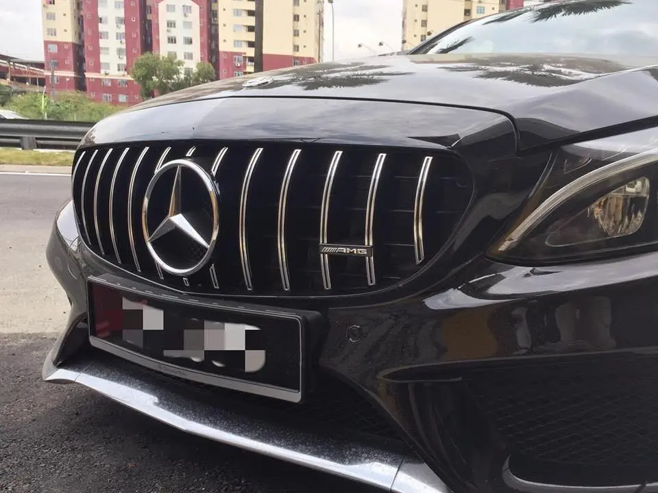 Grill Mercedes-Benz C-Klasse (W205) 2014-2018 | GT-R LOOK GLOSSY BLACK Image 8