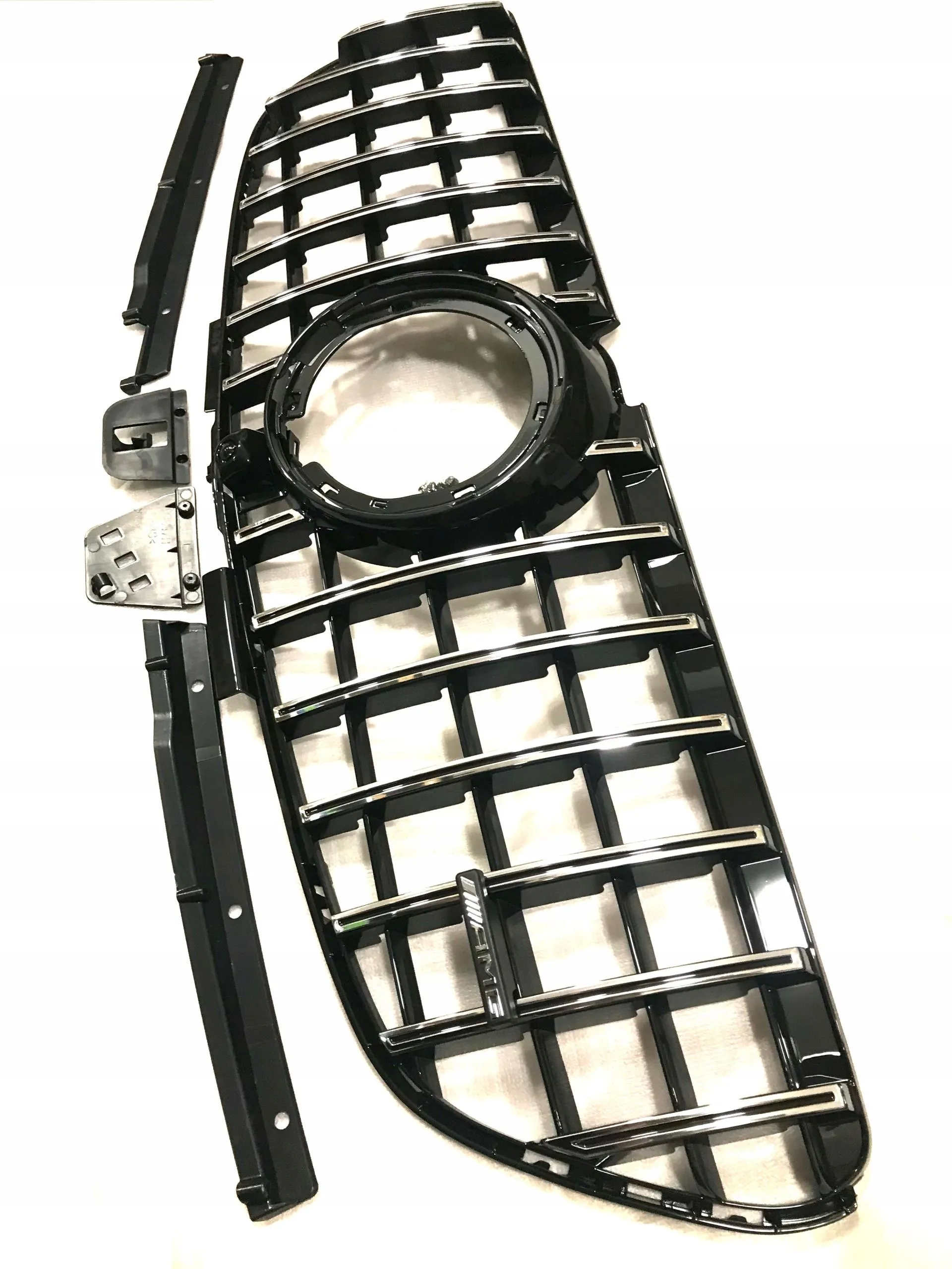 Grill Mercedes V-Class (W447) Facelift 2020 - 2023 │ Sportsgrill panamericana - svart høyglans / krom – bilde 2