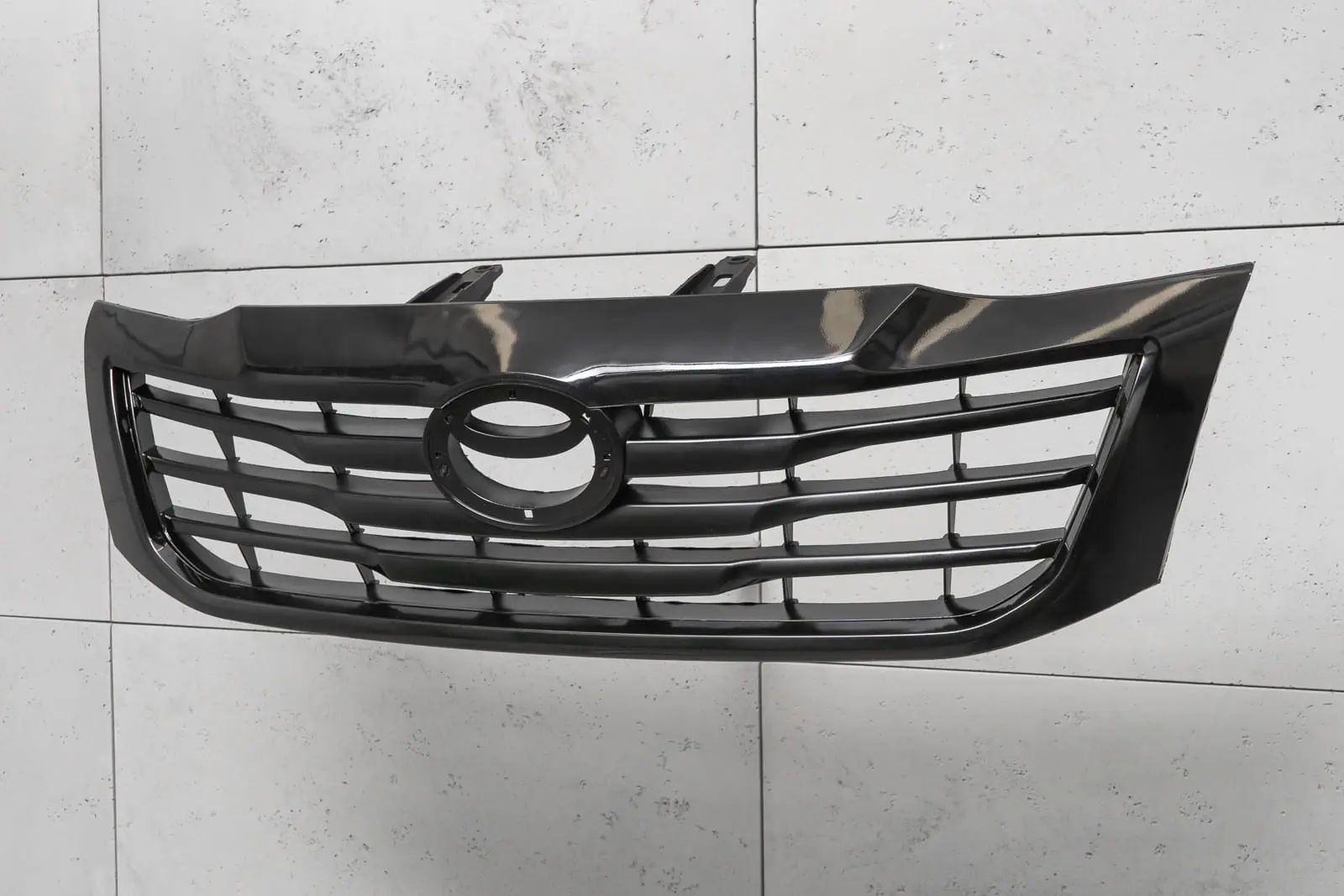 Grill Toyota Hilux VII Facelift 2011 - 2015 Image 6