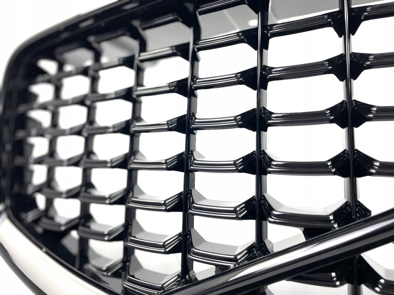 Grill Volvo XC60 II Facelift 2021 ->| R-Design Glossy Black Edition – bilde 6