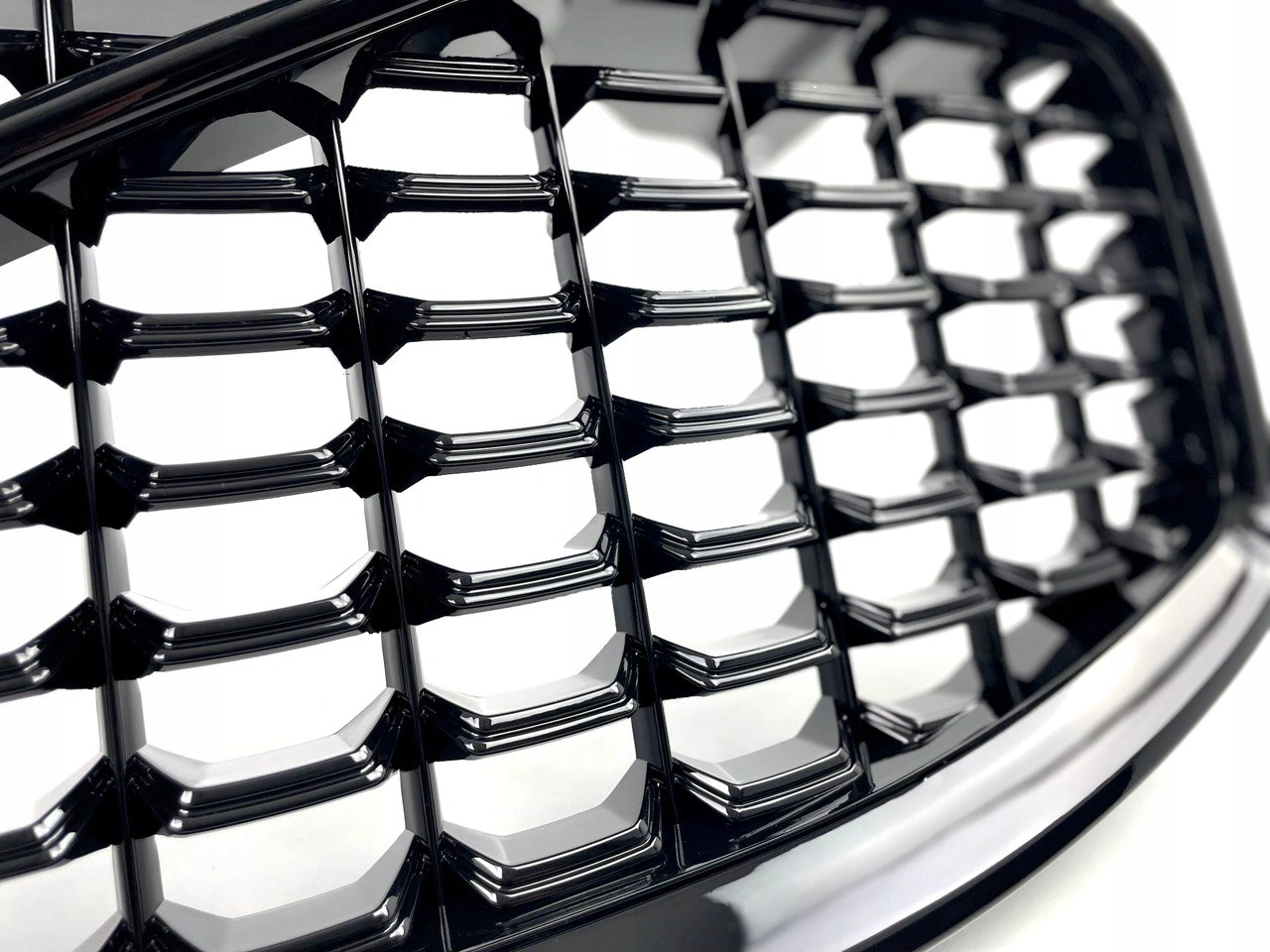 Grill Volvo XC60 II Facelift 2021 ->| R-Design Glossy Black Edition – bilde 7