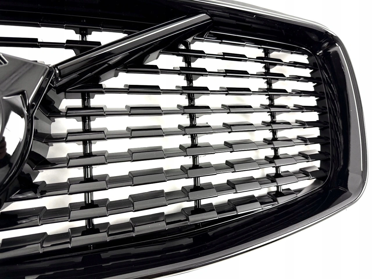 Grill Volvo XC90 II 2016 - 2019 | R-Design Glossy Black Edition Image 6