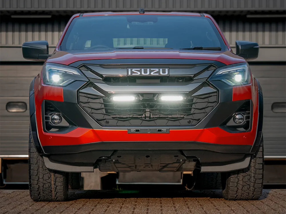 Grillkit Lazer │ Isuzu D-Max 2025-2026 - 4050 lumen - 42 W - komplett sett - Godkjent fjernlys ECE R112 - 2 stk Linear-6