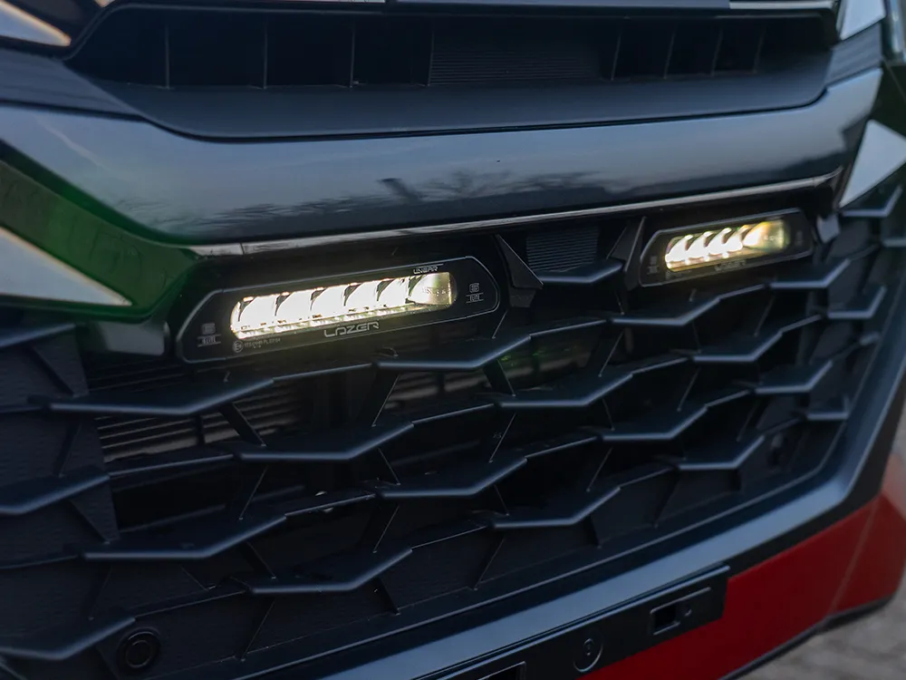 Grillkit Lazer │ Isuzu D-Max 2025-2026 - 4050 lumen - 42 W - komplett sett - Godkjent fjernlys ECE R112 - 2 stk Linear-6 – bilde 3