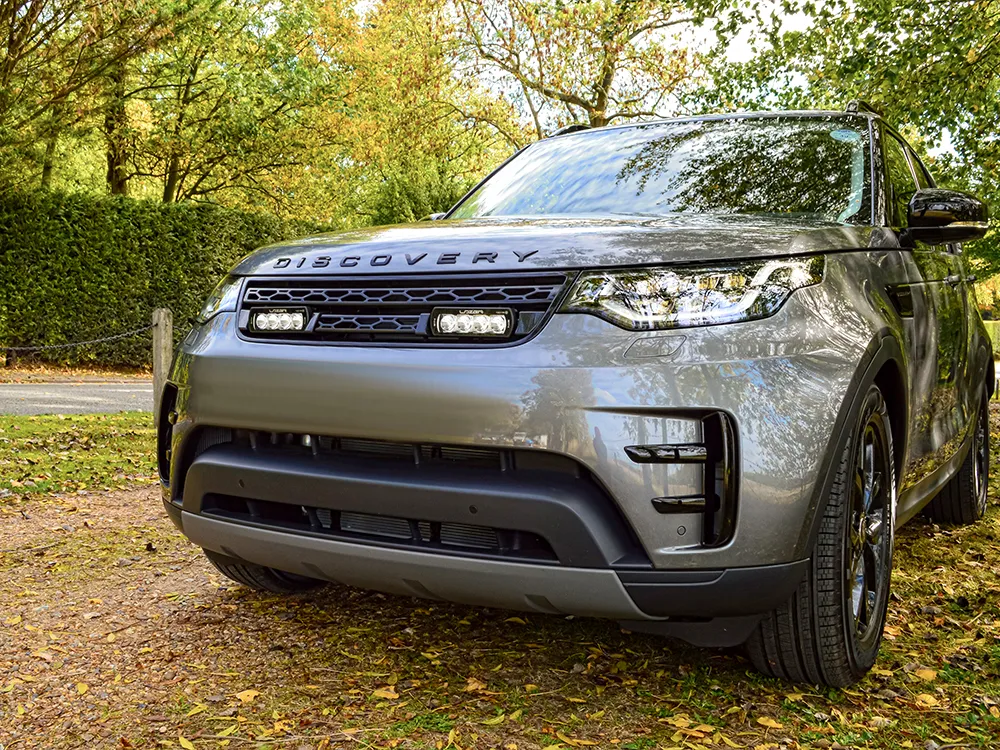 Grillkit Lazer │ Land Rover Discovery 5 2017-2020 - 4136 lumen - 47 W - komplett sett - Godkjent fjernlys ECE R112