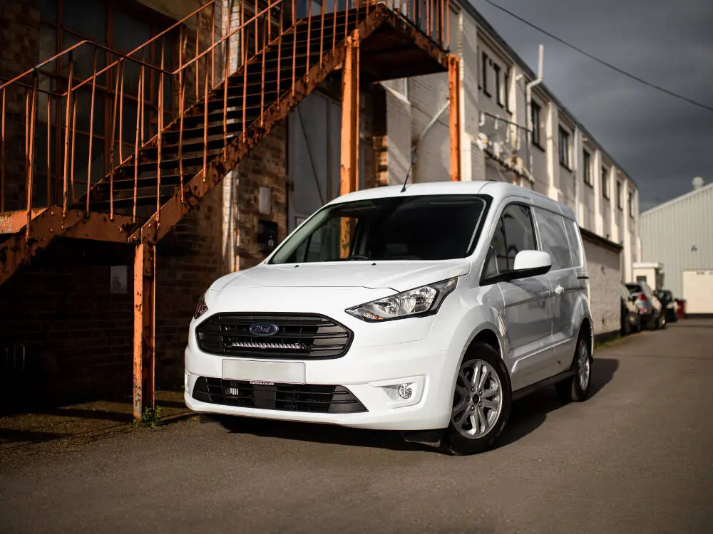 Grillkit LAZER Linear 18 Elite Ford Transit Connect II Facelift 2017 - 2022 Image 4