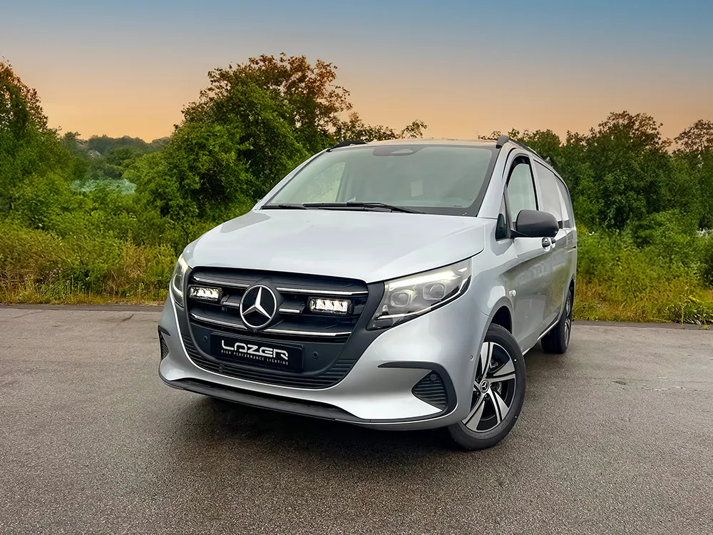 Grillkit Lazer │ Mercedes Vito 2024 -> - 5400 lumen - 52 W - komplett sett - ECE-godkjent - 2 stk Triple-R 750