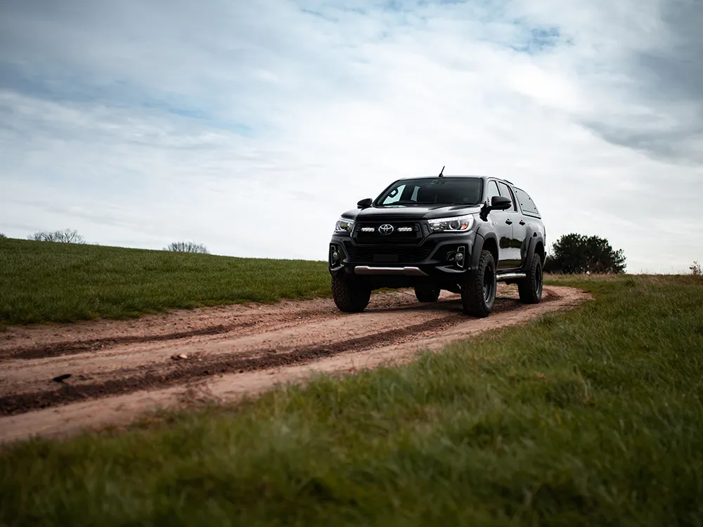 Grillkit Lazer │ Toyota Hilux Invincible-X 2017-2020 - 4136 lumen - 47 W - komplett sett - Godkjent fjernlys ECE R112 – bilde 10